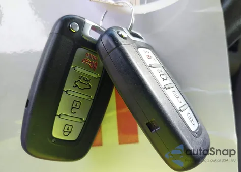 2012 Hyundai Elantra Limited (Ulsan Plant) from USA, damaged, VIN KMHDH4AE3CU497162